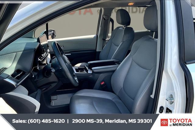 Used 2022 Toyota Sienna XLE image 18