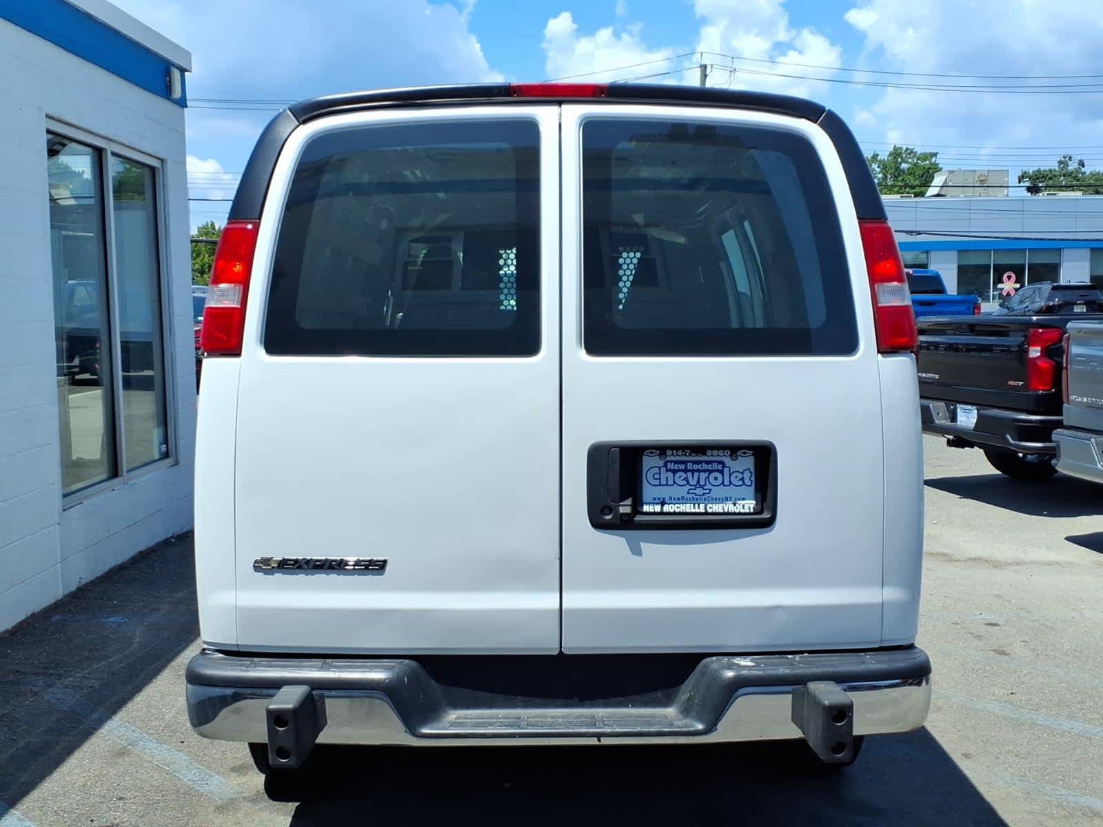Used 2021 Chevrolet Express 2500 w/ Driver Convenience Package RWD image 5