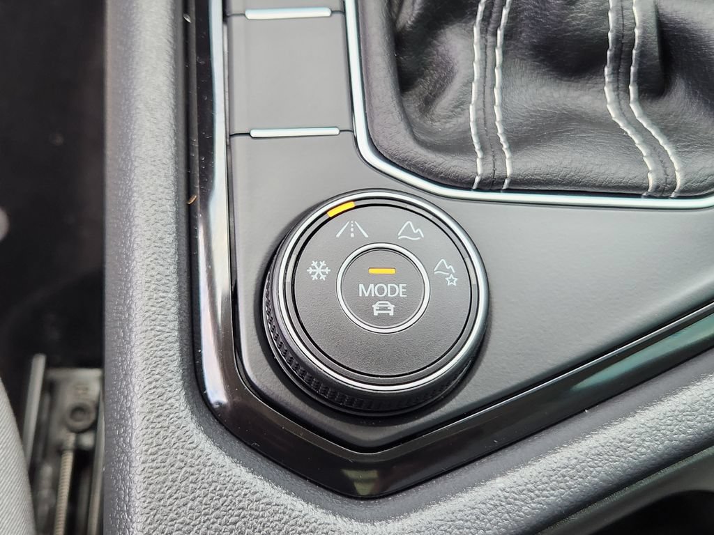 Certified 2024 Volkswagen Taos SE AWD/4WD image 22
