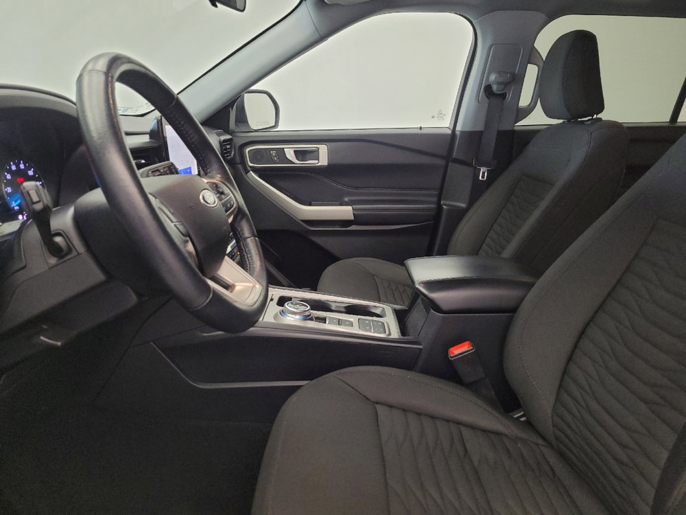 Used 2021 Ford Explorer XLT image 17