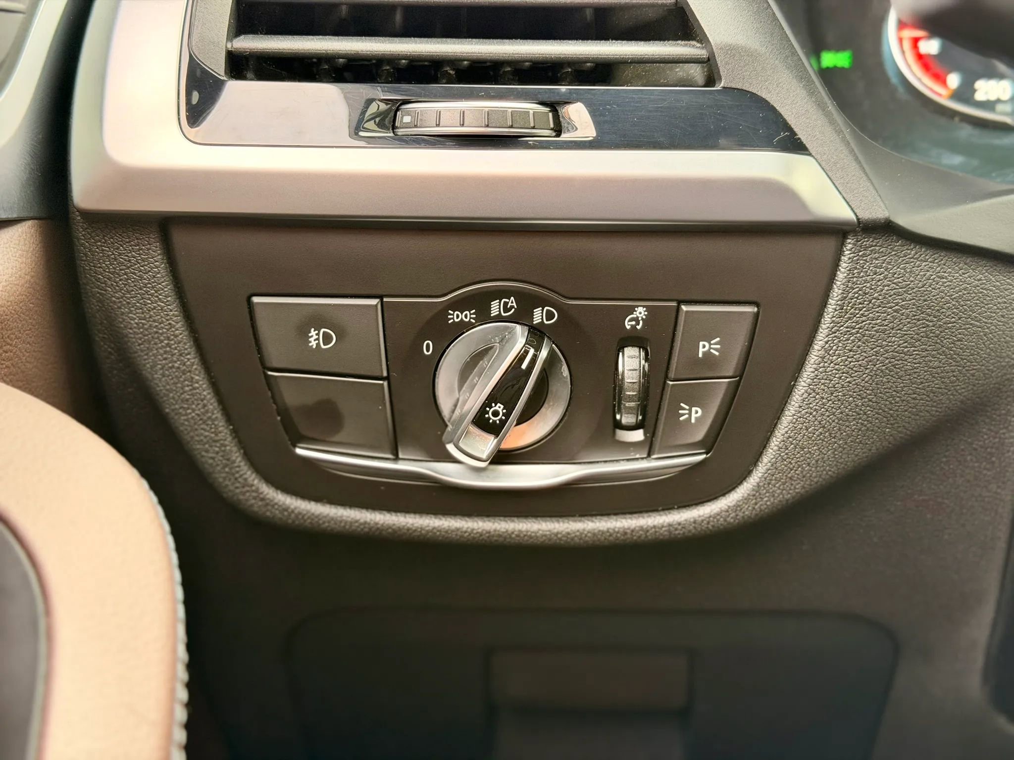 Used 2019 BMW X3 xDrive30i w/ Executive Package AWD/4WD image 34