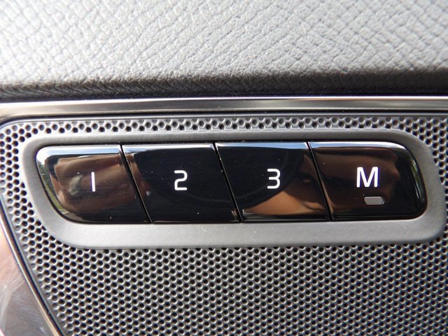 Certified 2024 Volvo XC90 B6 Plus w/ Protection Package Premier image 12