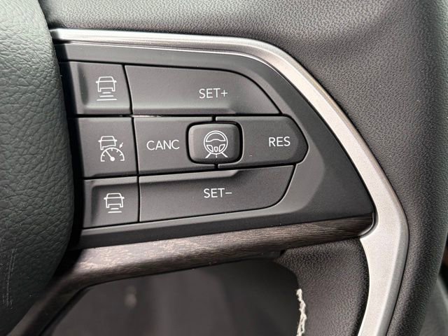 New 2026 Jeep Grand Cherokee Altitude image 18