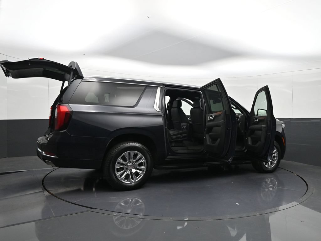 Used 2025 GMC Yukon XL Denali AWD/4WD image 38