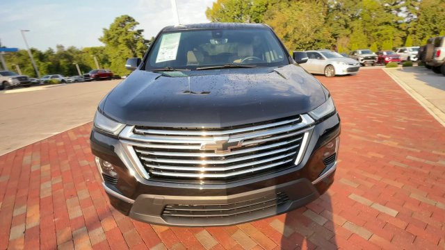 Used 2023 Chevrolet Traverse Premier FWD image 4