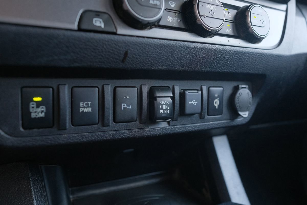Used 2021 Toyota Tacoma TRD Sport w/ Technology Package image 26