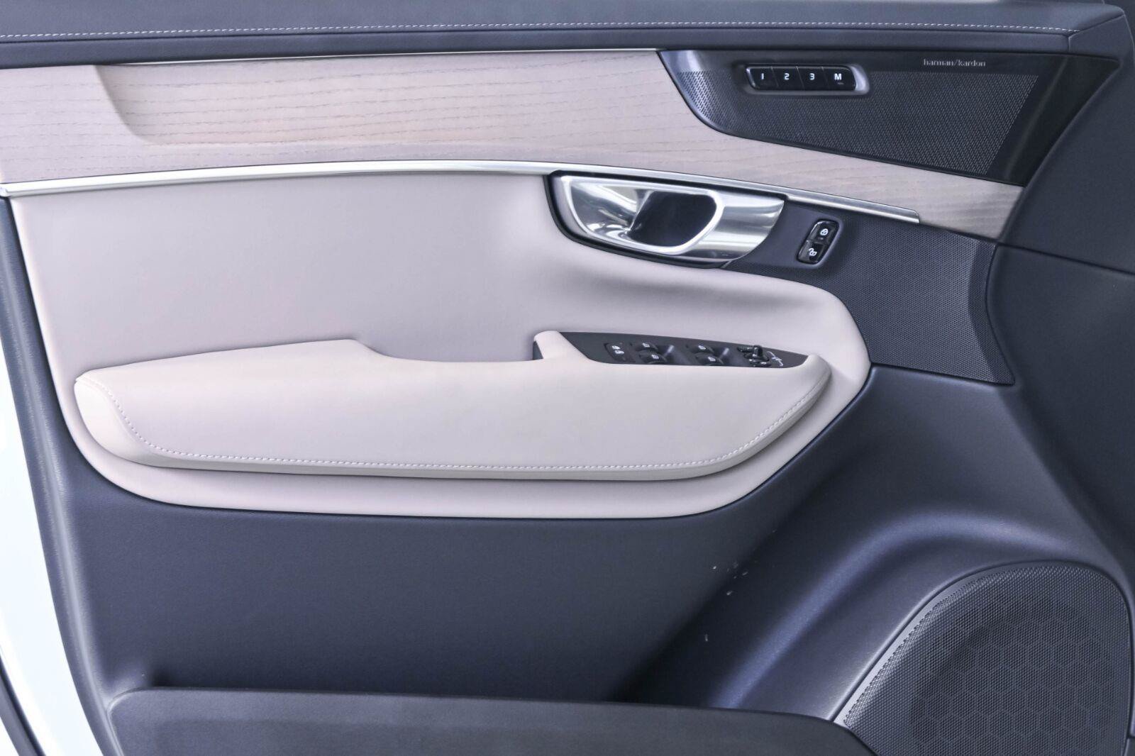Certified 2026 Volvo XC90 B6 Ultra AWD/4WD image 6
