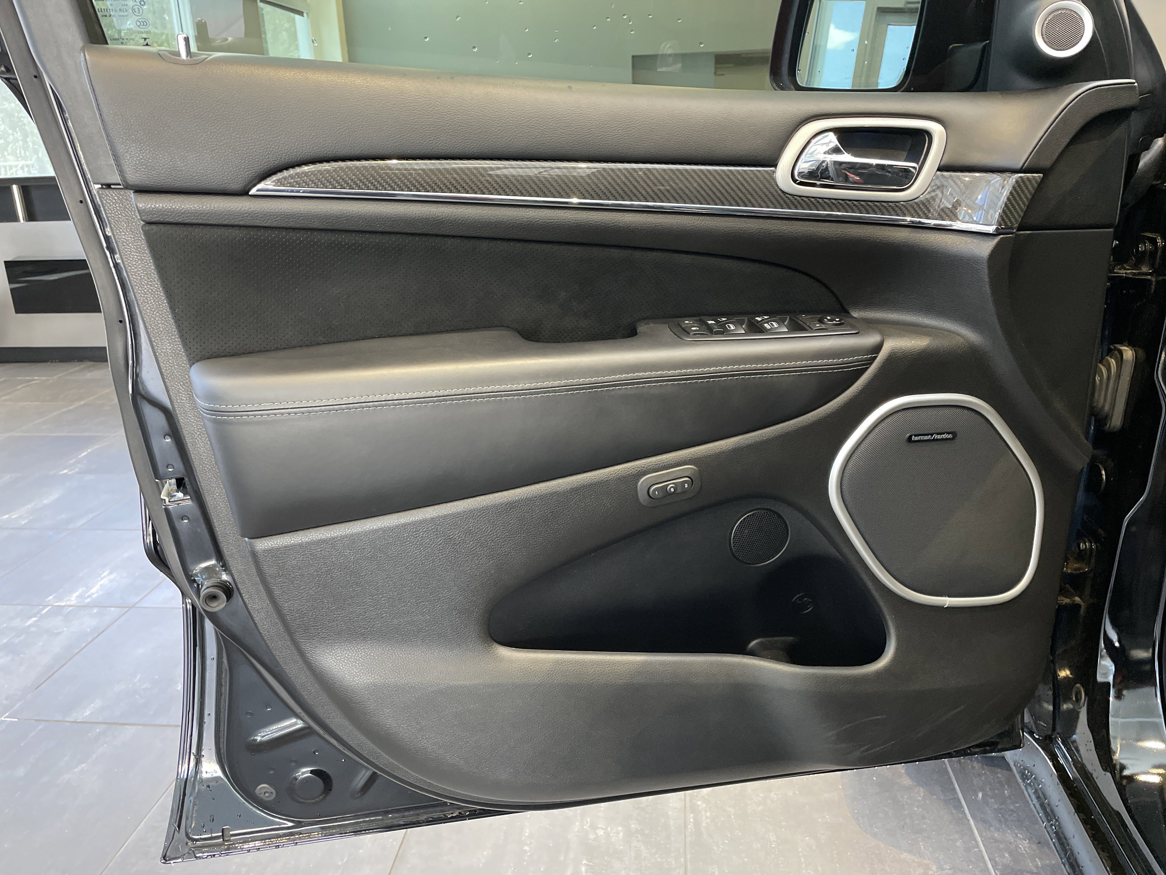 Used 2018 Jeep Grand Cherokee SRT AWD/4WD image 14