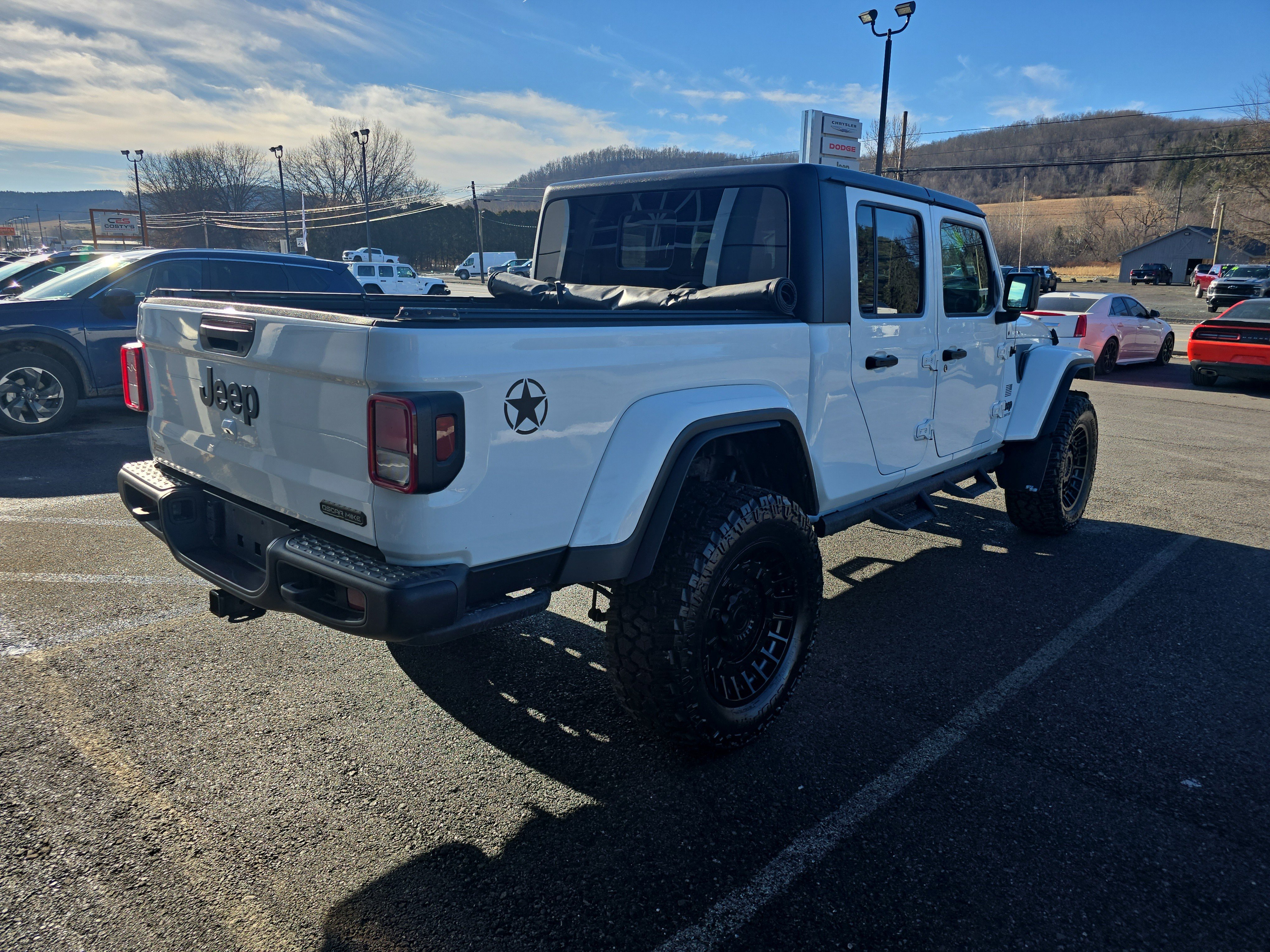 Used 2021 Jeep Gladiator Sport video 3