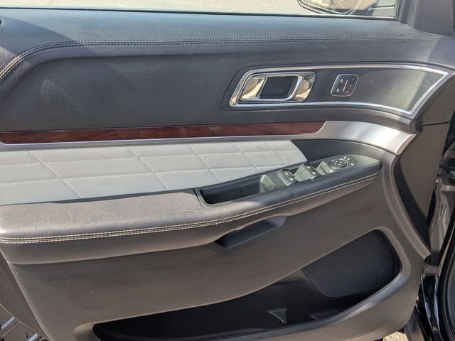 Used 2018 Ford Explorer Platinum AWD/4WD image 11