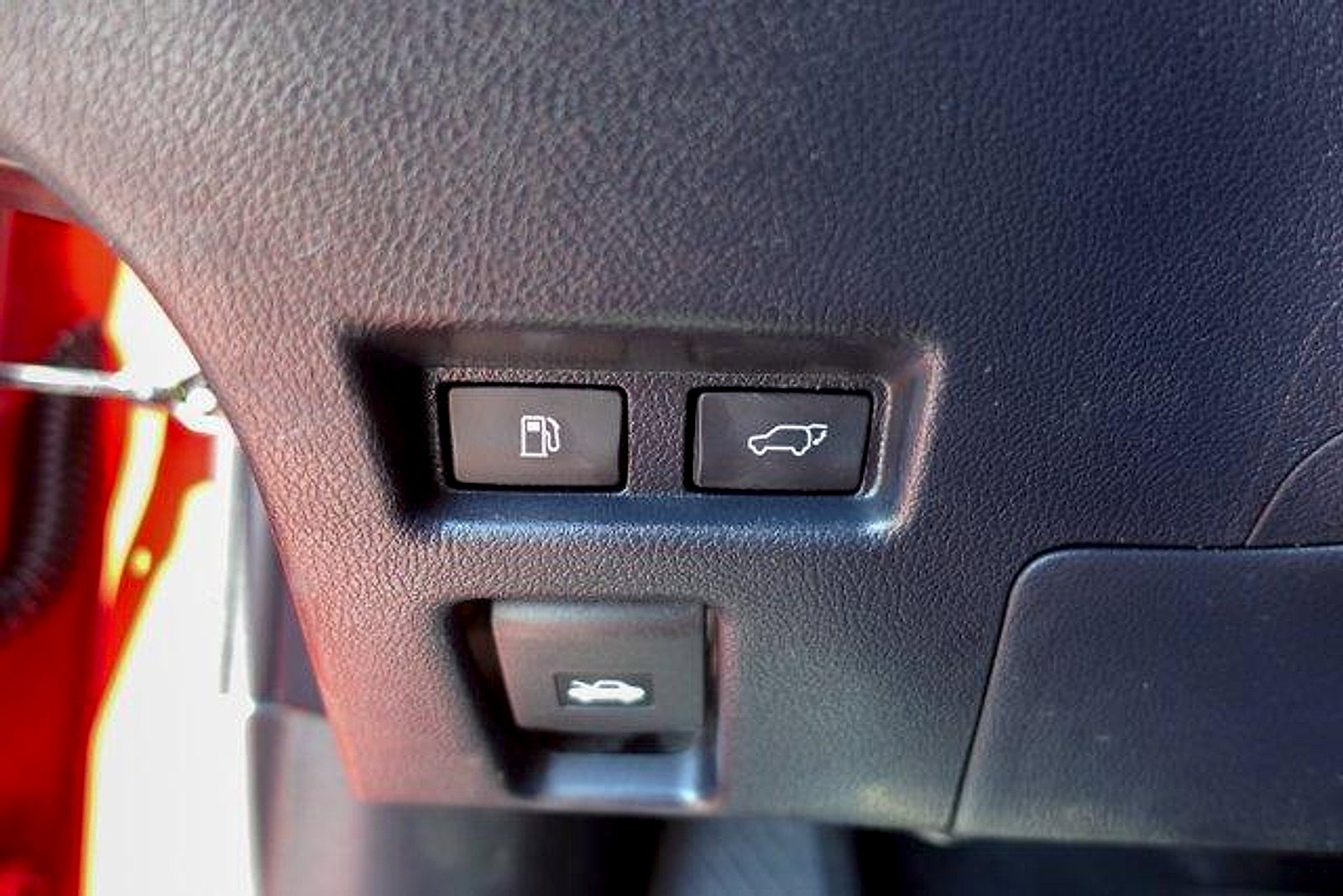 Used 2019 Lexus UX 200 w/ Premium Package FWD image 27