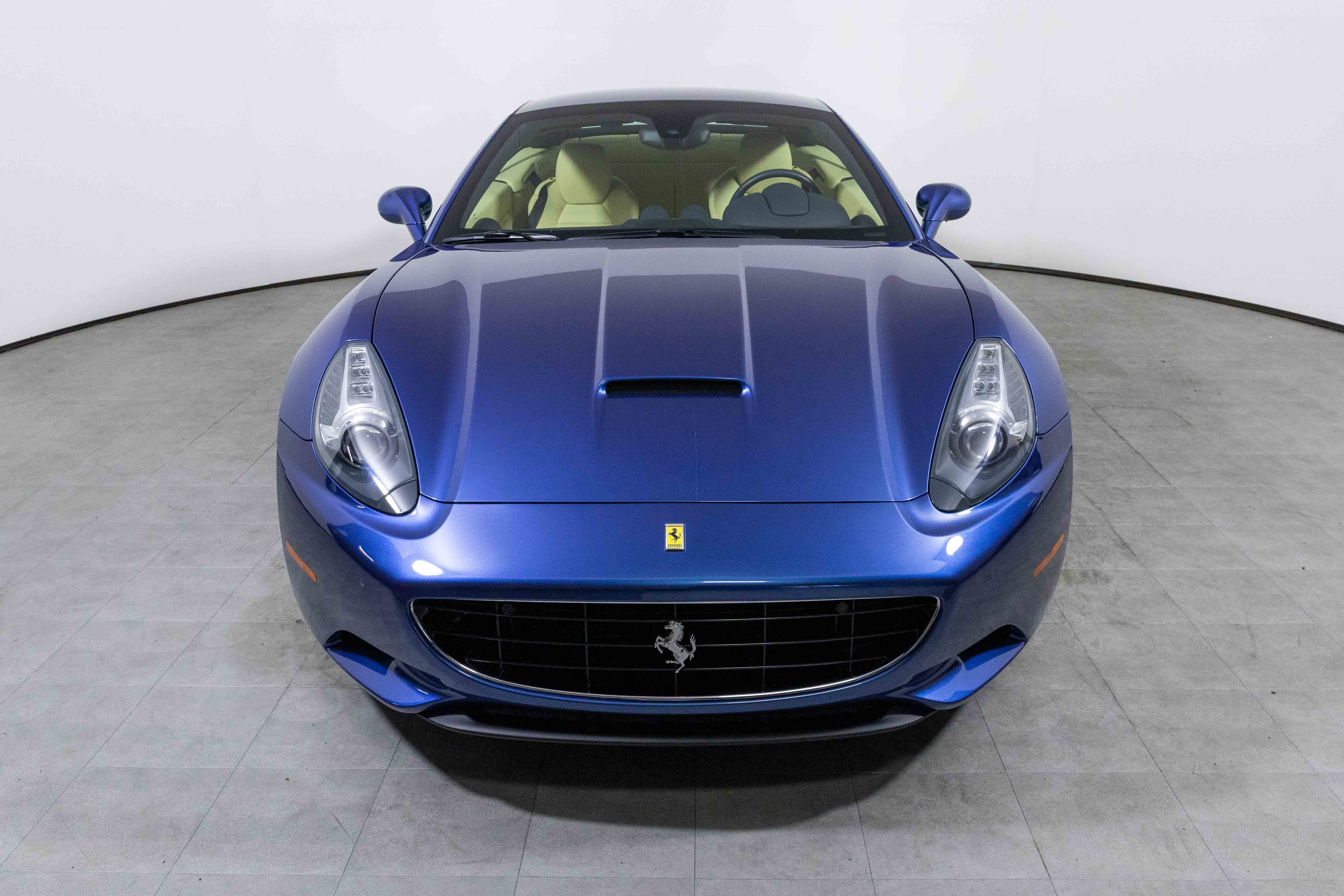 Used 2010 Ferrari California image 10