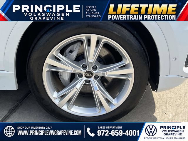 Used 2023 Audi Q8 Premium w/ Convenience Package AWD/4WD image 3
