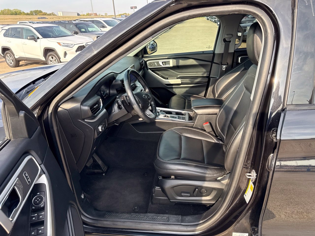 Used 2020 Ford Explorer XLT w/ Equipment Group 202A RWD image 20