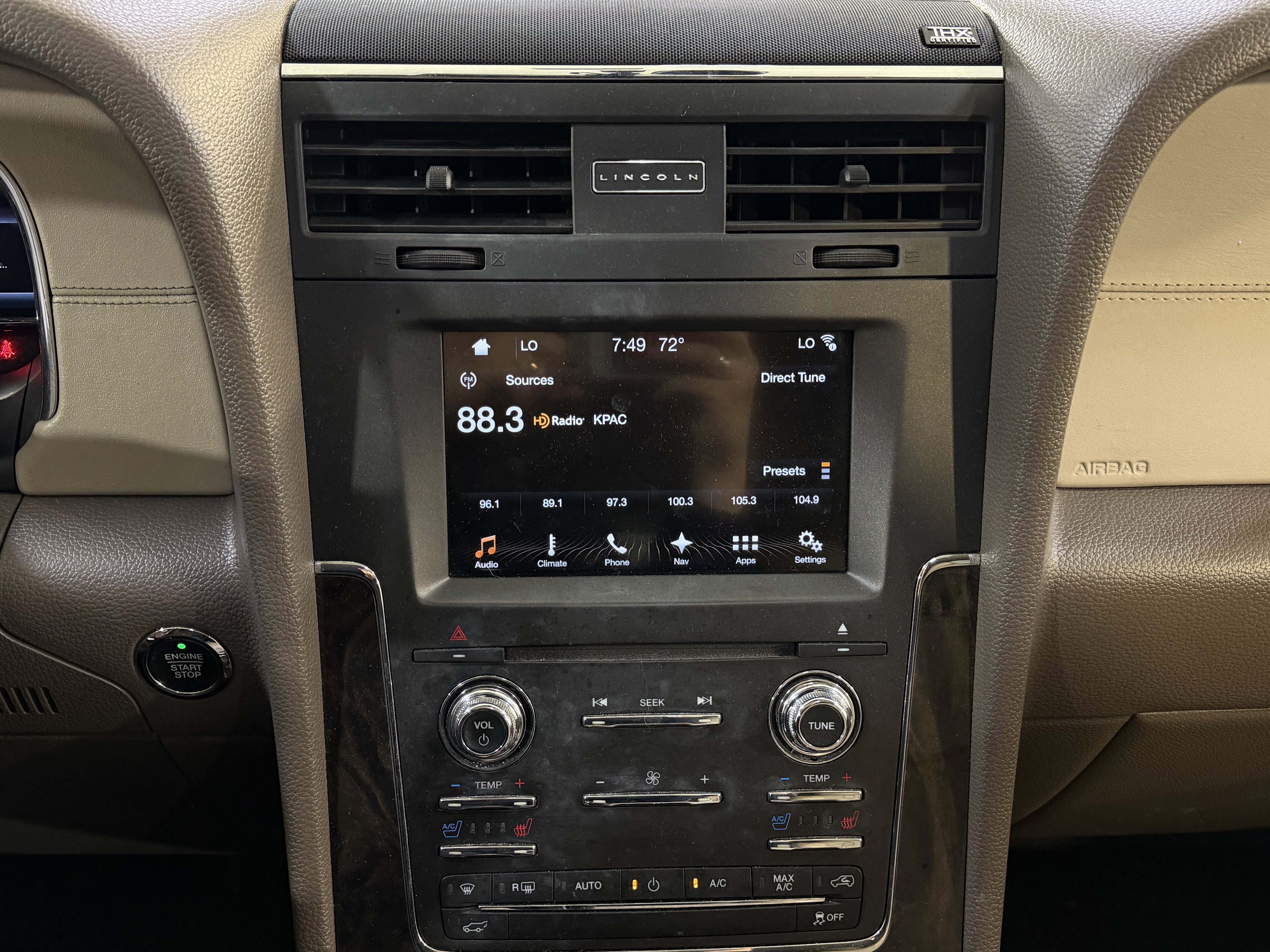 Used 2017 Lincoln Navigator Select RWD image 17
