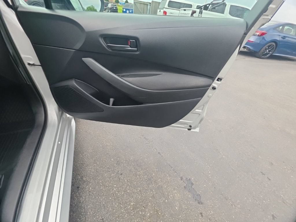 Used 2024 Toyota Corolla LE FWD image 32