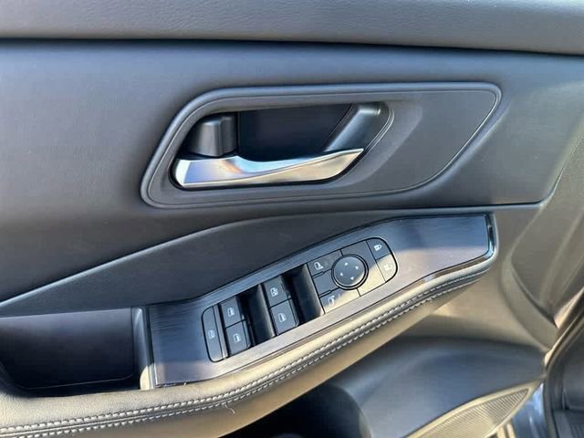 New 2026 Nissan Rogue SV image 10