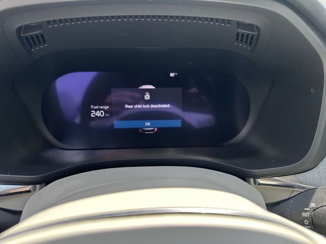 Used 2024 Volvo XC60 B5 Plus w/ Protection Package Premier image 13