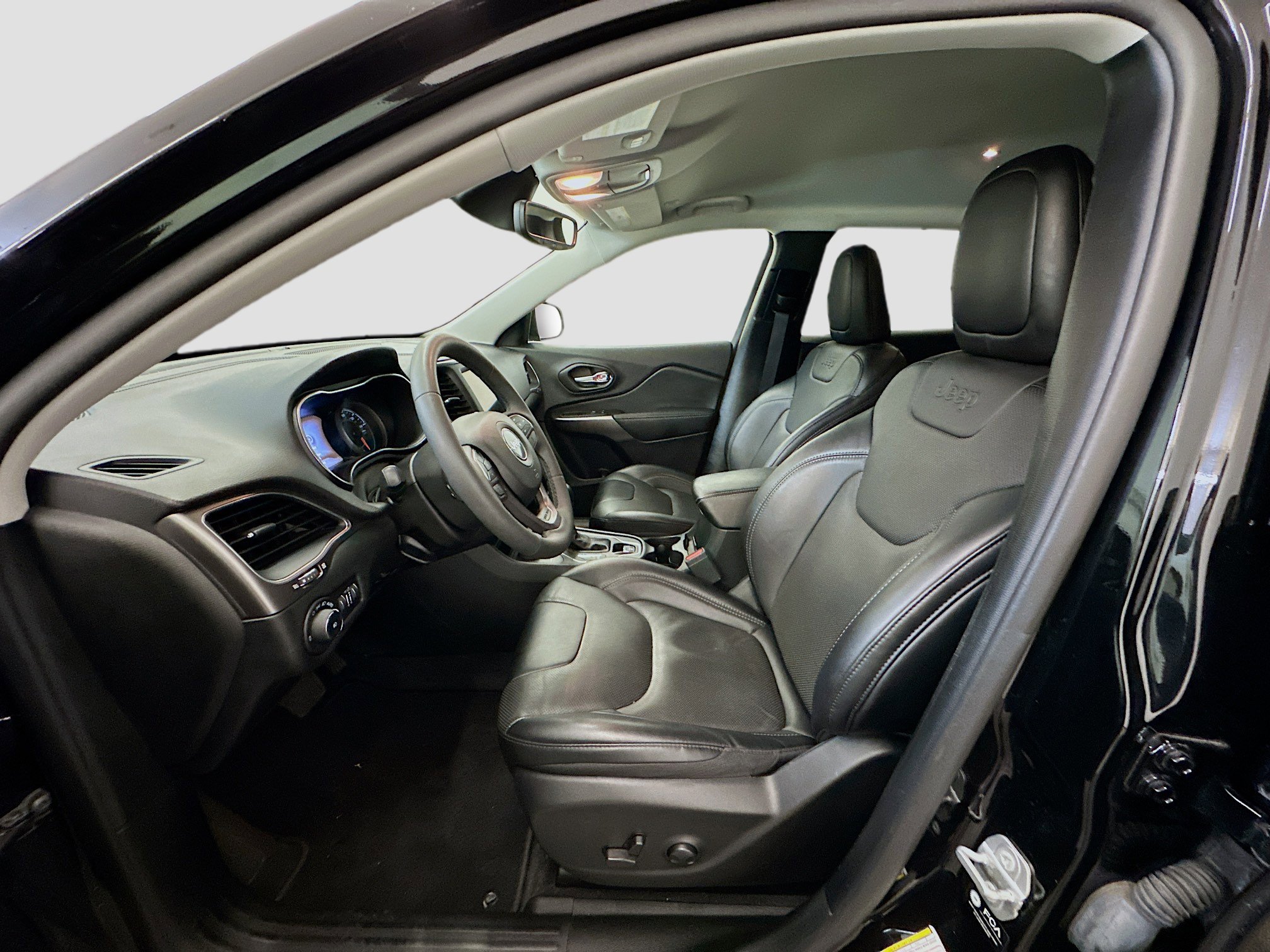 Used 2022 Jeep Cherokee Latitude Lux image 13