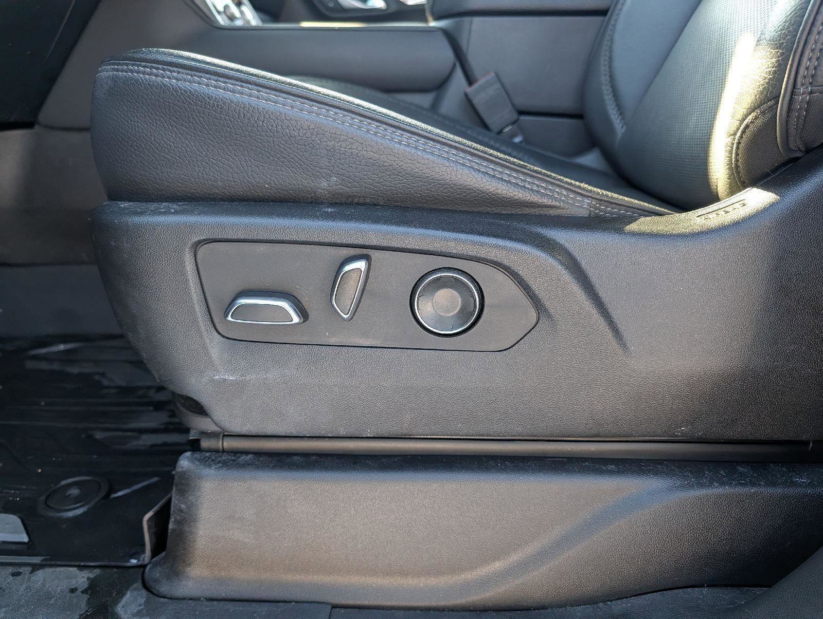 Used 2023 GMC Yukon XL Denali w/ Advanced Technology Package image 10