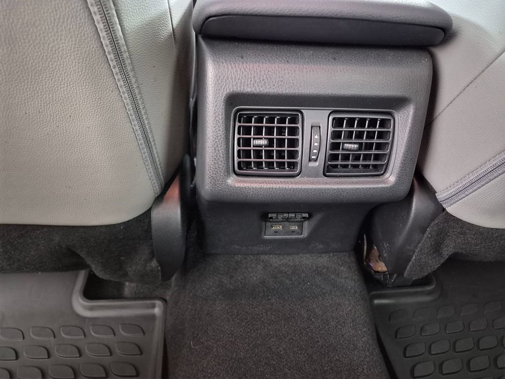 Used 2025 Toyota Camry SE FWD image 23