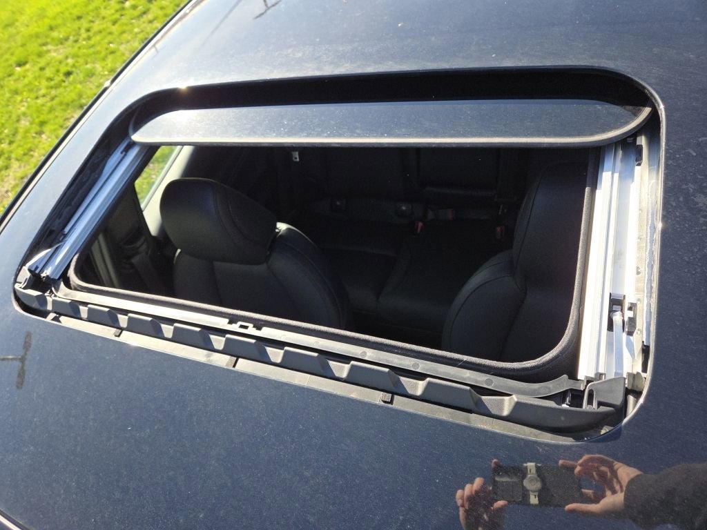 New 2026 MAZDA MAZDA3 Hatchback w/Premium Plus Pkg AWD/4WD image 3