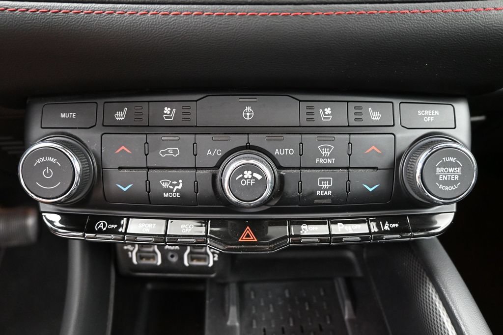 Used 2025 Dodge Durango GT AWD/4WD image 8