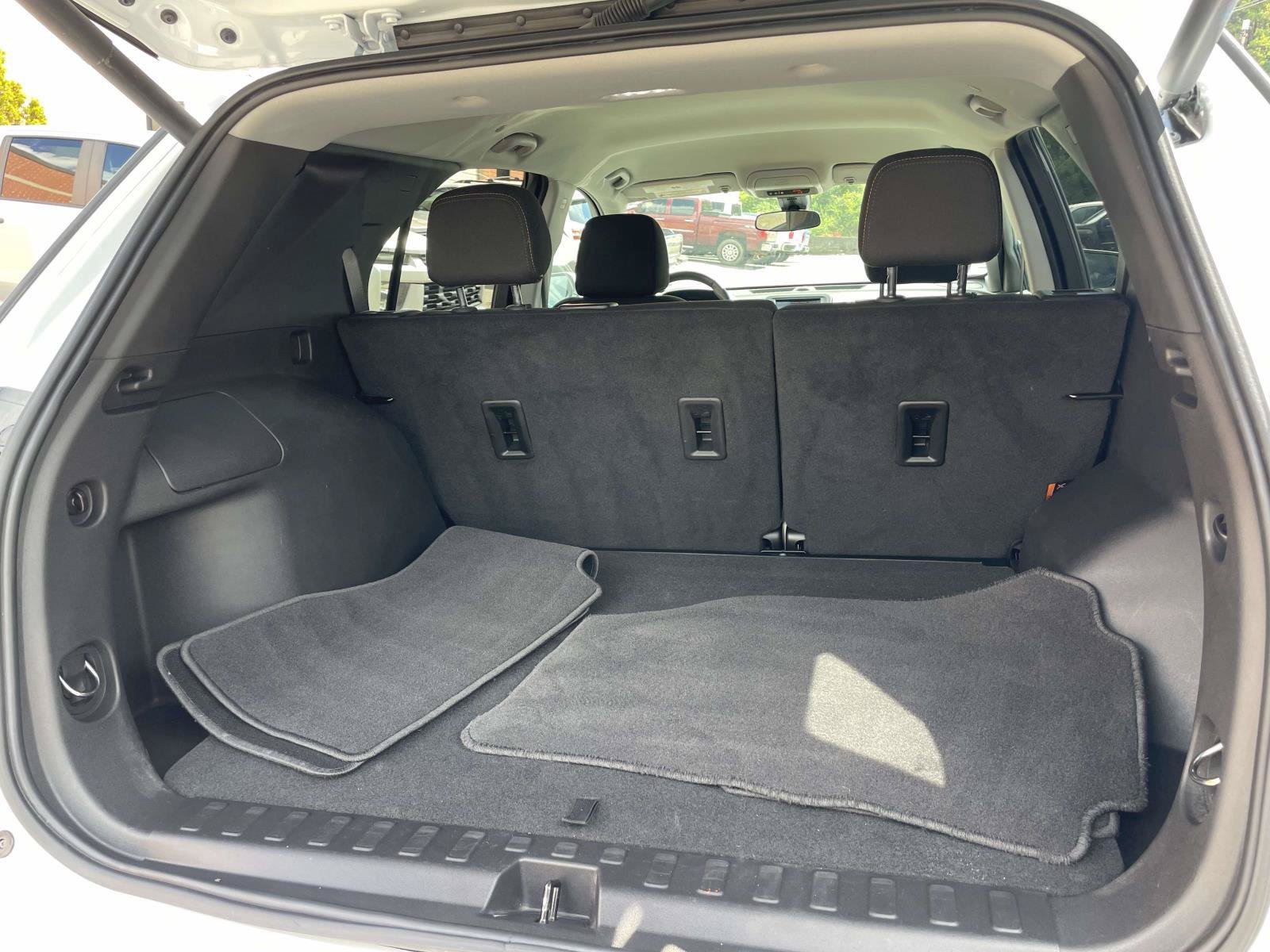 Used 2024 Chevrolet Equinox LT FWD image 29