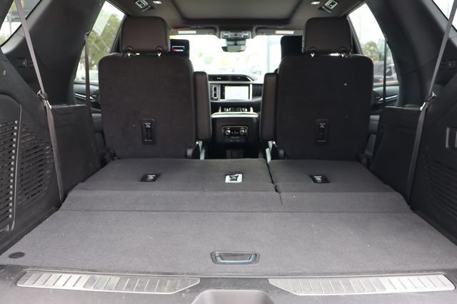 Used 2024 GMC Yukon Denali w/ Advanced Technology Package AWD/4WD image 22