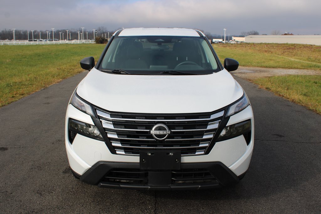 Used 2024 Nissan Rogue S image 2