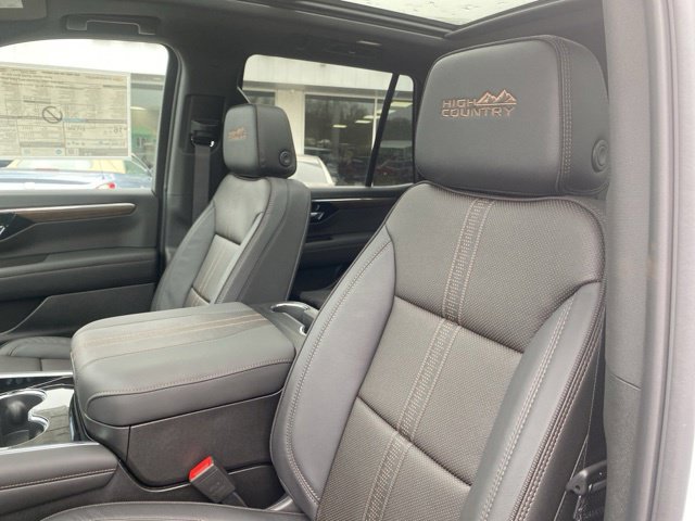 New 2026 Chevrolet Tahoe High Country AWD/4WD image 14