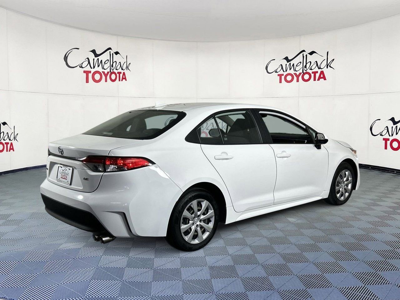 Used 2024 Toyota Corolla LE FWD image 7