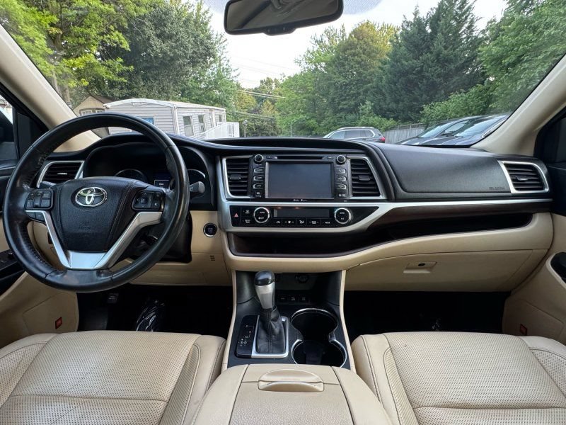 Used 2014 Toyota Highlander Limited AWD/4WD image 14