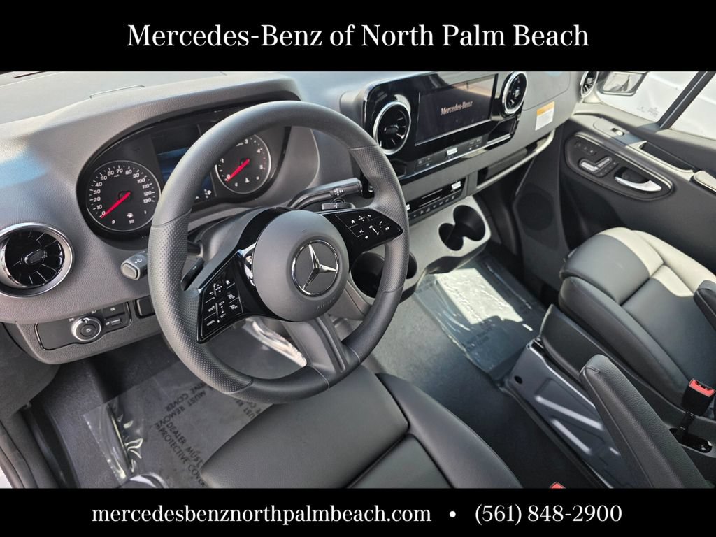 Used 2025 Mercedes-Benz Sprinter 2500 image 9