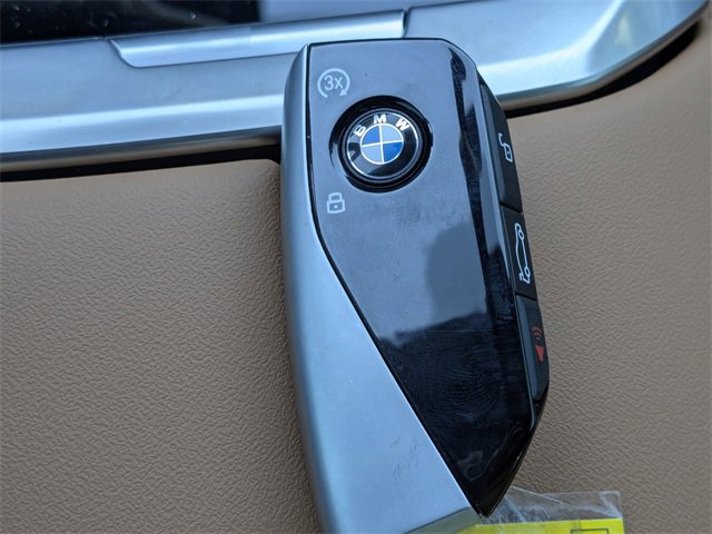 Used 2025 BMW 740i image 30