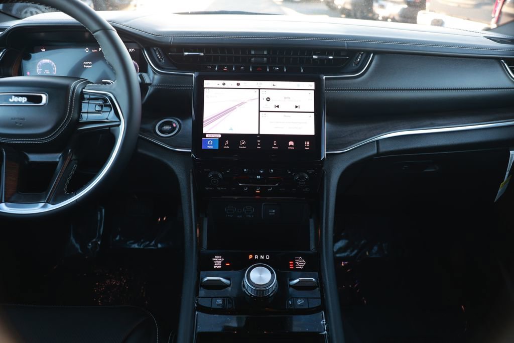 New 2025 Jeep Grand Cherokee L Overland image 24