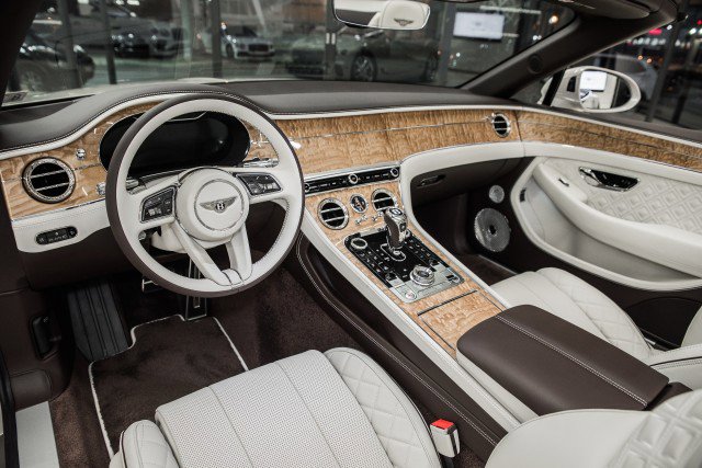 Used 2021 Bentley Continental GT V8 image 6