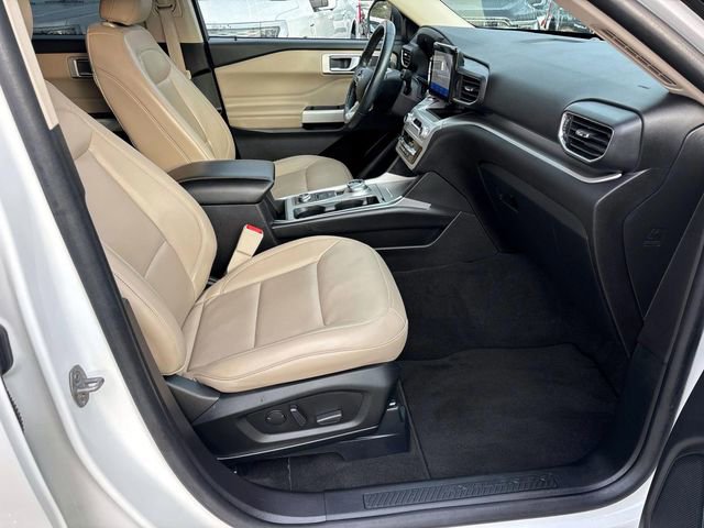 Used 2022 Ford Explorer XLT w/ Equipment Group 202A image 18