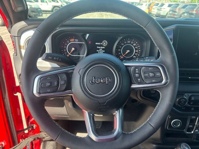Used 2025 Jeep Wrangler Unlimited Sahara w/ Safety Group AWD/4WD image 27