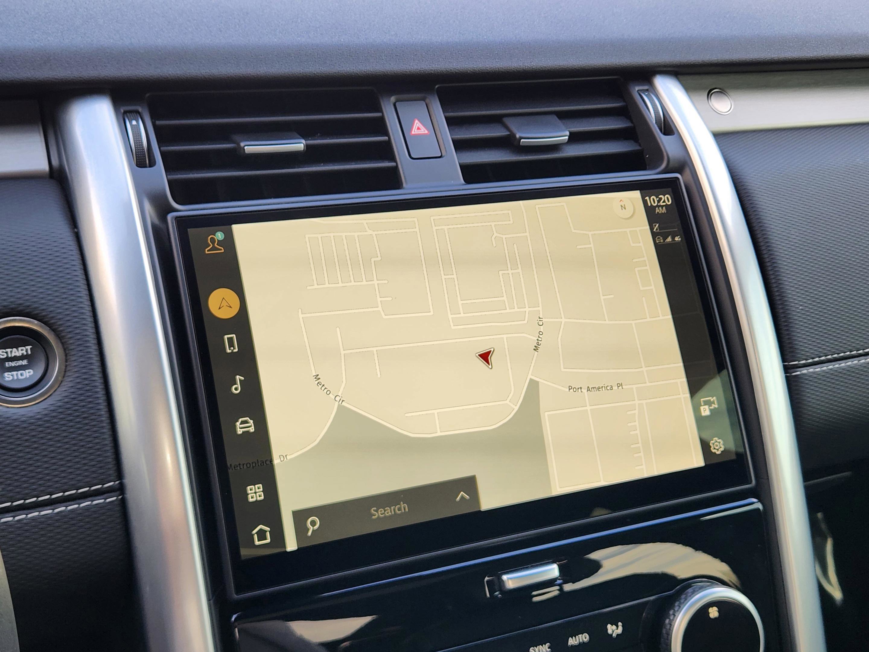 Certified 2025 Land Rover Discovery Dynamic SE image 13