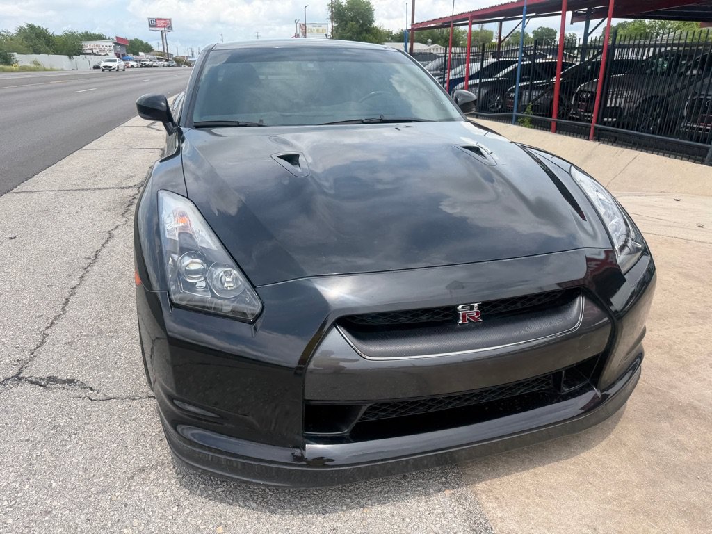 Used 2010 Nissan GT-R Premium AWD/4WD image 8