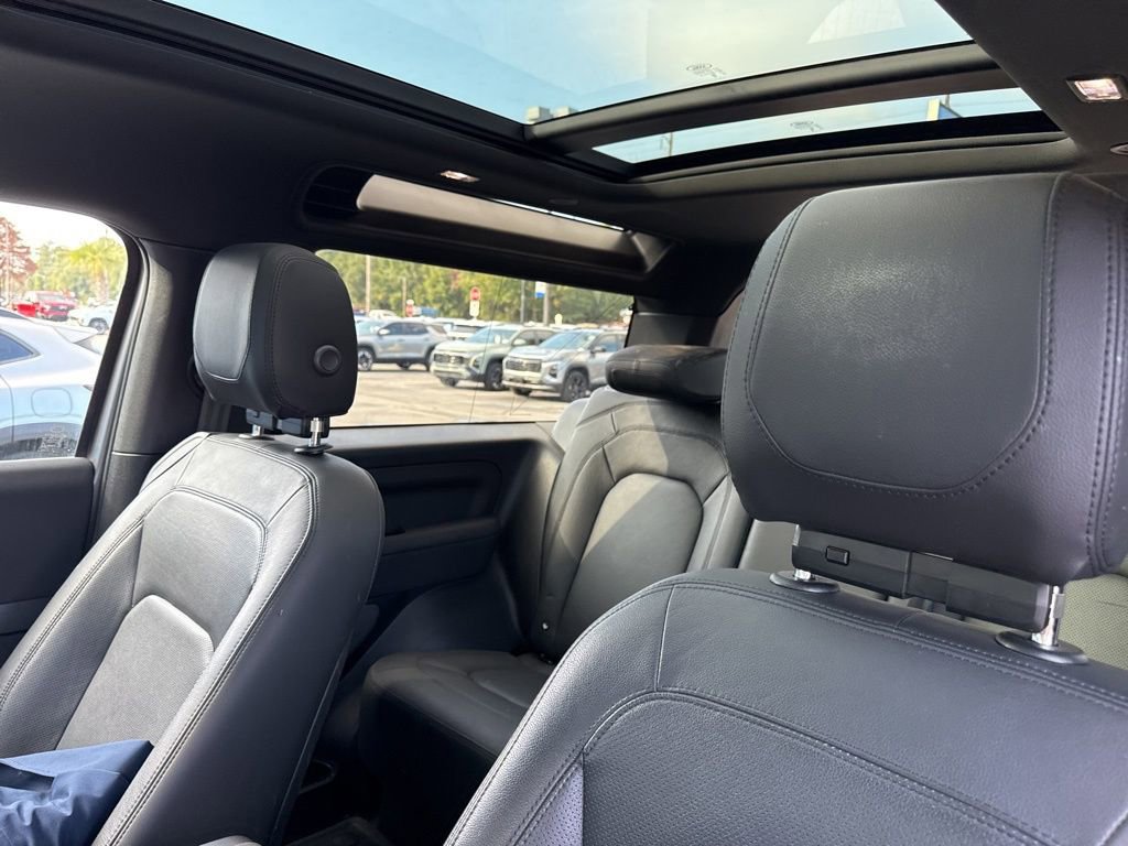 Used 2023 Land Rover Defender 90 S image 48