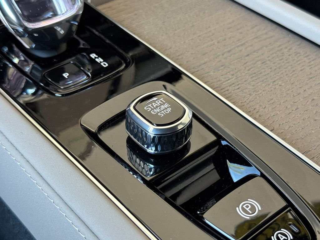 New 2026 Volvo XC90 B5 Core AWD/4WD image 23