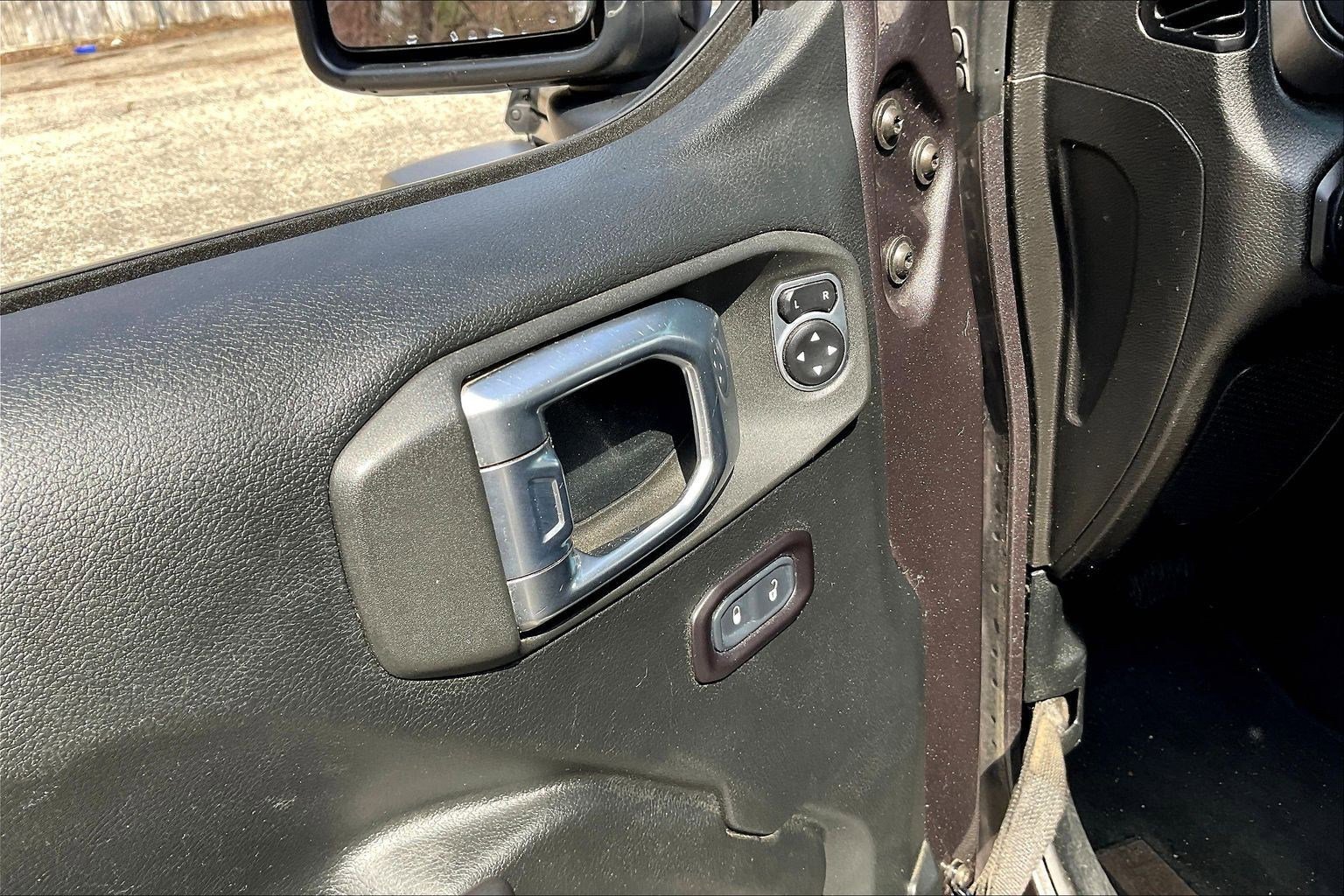 Used 2020 Jeep Wrangler Sport image 31