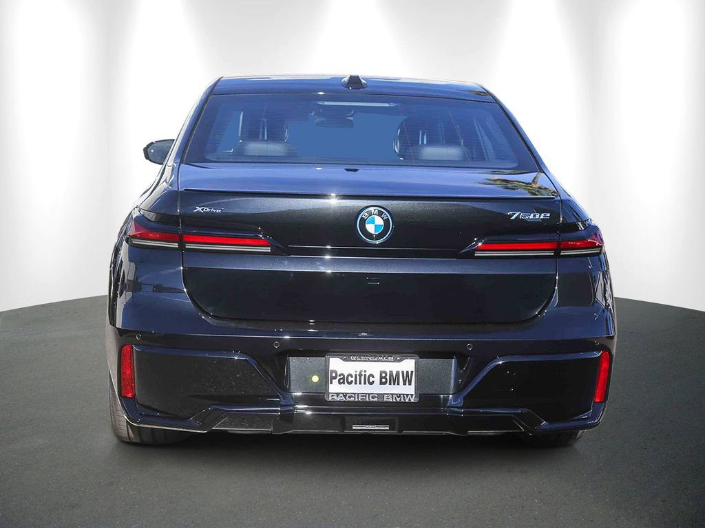 New 2026 BMW 750e xDrive w/ Premium Package AWD/4WD image 5