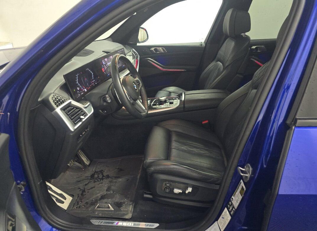 Used 2024 BMW X7 M60i image 7