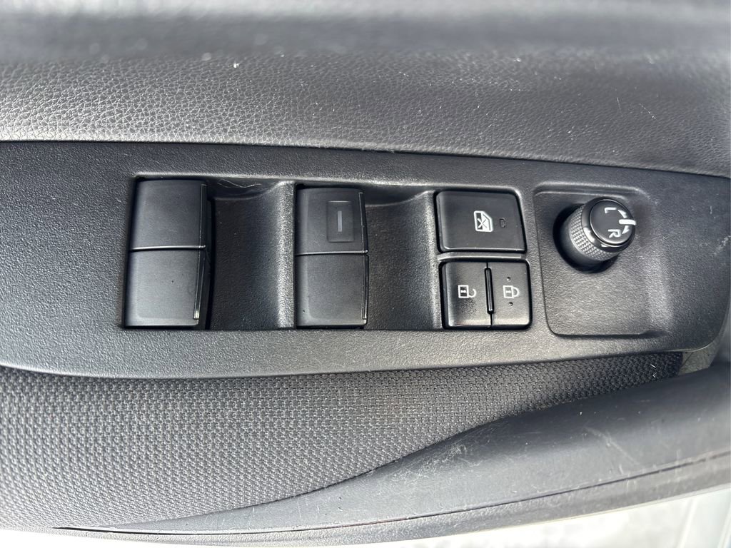 Used 2022 Toyota Corolla LE image 30
