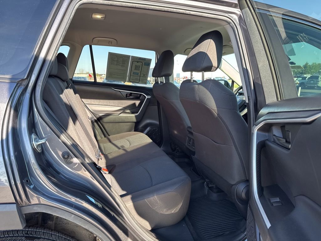 Used 2023 Toyota RAV4 LE AWD/4WD image 31