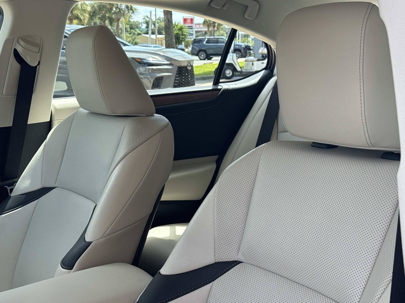 Used 2025 Lexus ES 350 w/ Premium Package FWD image 14
