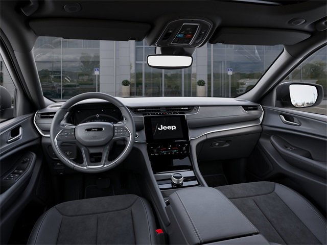 New 2025 Jeep Grand Cherokee Altitude image 14